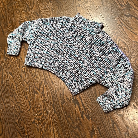 NWT- FREE PEOPLE- BOXY DROP-SHLDR XL SWEATER in BLUES/WHITE/BLACK - Picture 5 of 12